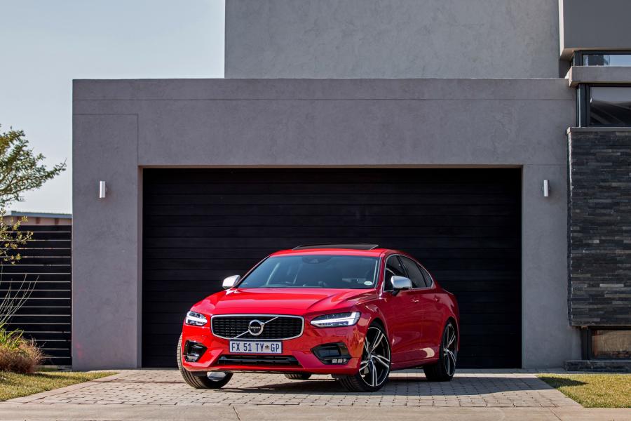  Volvo S90 D5 R-Design 2017 года  (ZA) (фото 6 из 12)